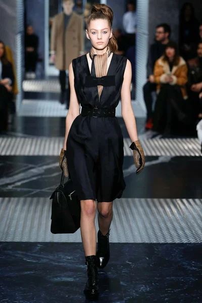 Look 23